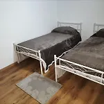 Housecapuana100